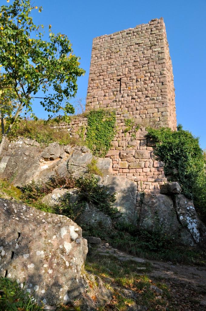 Husseren les Châteaux, château Weckmund du XI° siècle