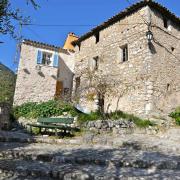 Belle maison en pierres sèches