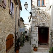 Ruelle des Sarrasins, au fond l'arcade éponyme