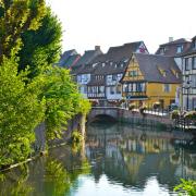 La Lauch, le quai de le Poissonnerie bordé de maisons à colombages