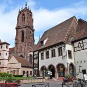 Eglise gothique St Georges et la maison du pain