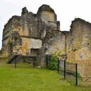 En 1793 la foudre provoque un incendie qui détruira une partie du château