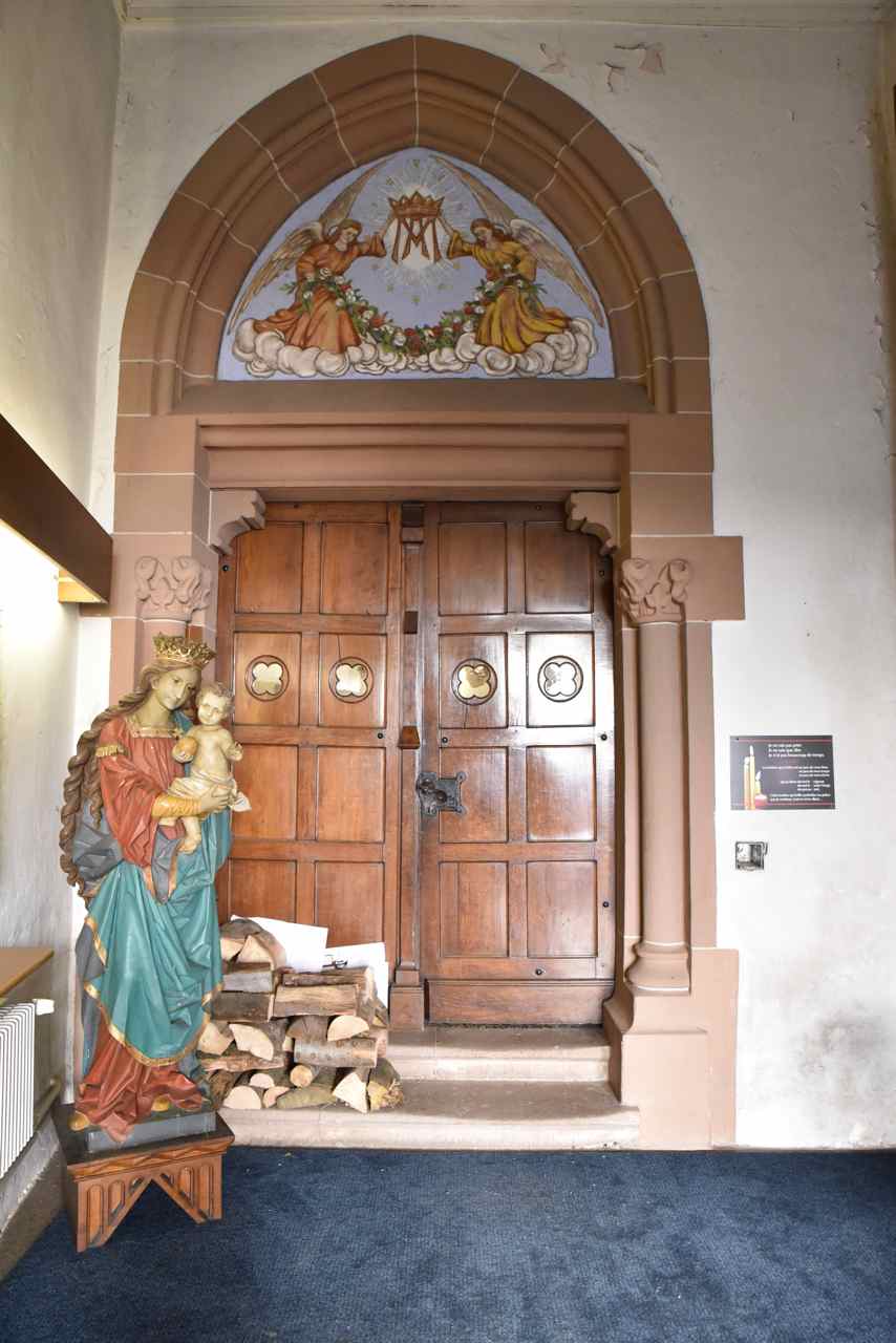 Entrée de la chapelle principale de la Vierge