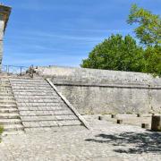 Escalier emprunté par Marie Mancini pour aller rêver sur les remparts.