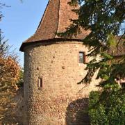 ... est accolée à une maison d'habitation