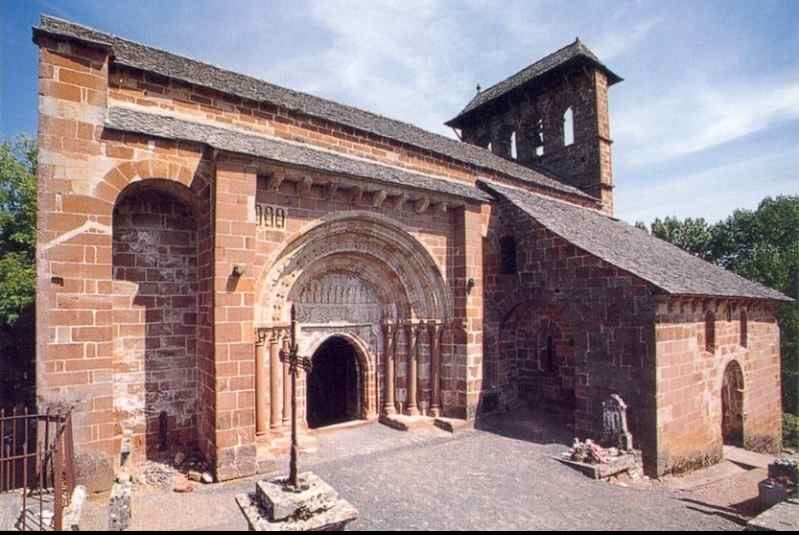 Espalion. L'église de Perse bâtie au début du XII° siècle