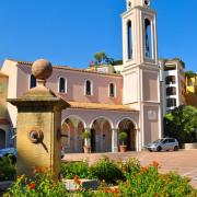 ... et se situe dans le quartier de Fontvieille