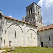 Façade sud, le transept et le clocher