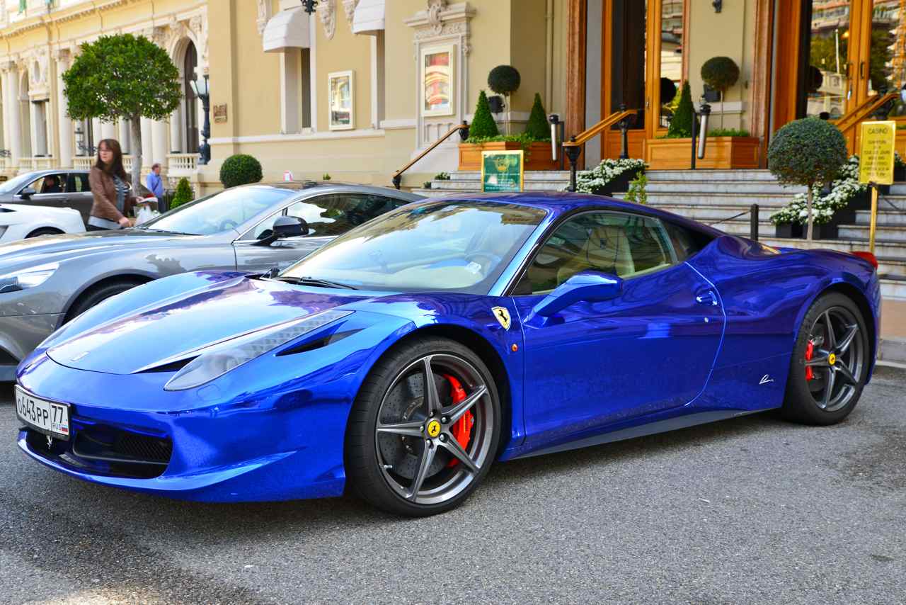 Ferrari 418 Italia  Vitesse : 325 km/h  Accélération 0 à 100 km/h en 3,4 s