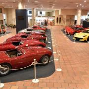 17 modèles de Ferrari de route sont exposés