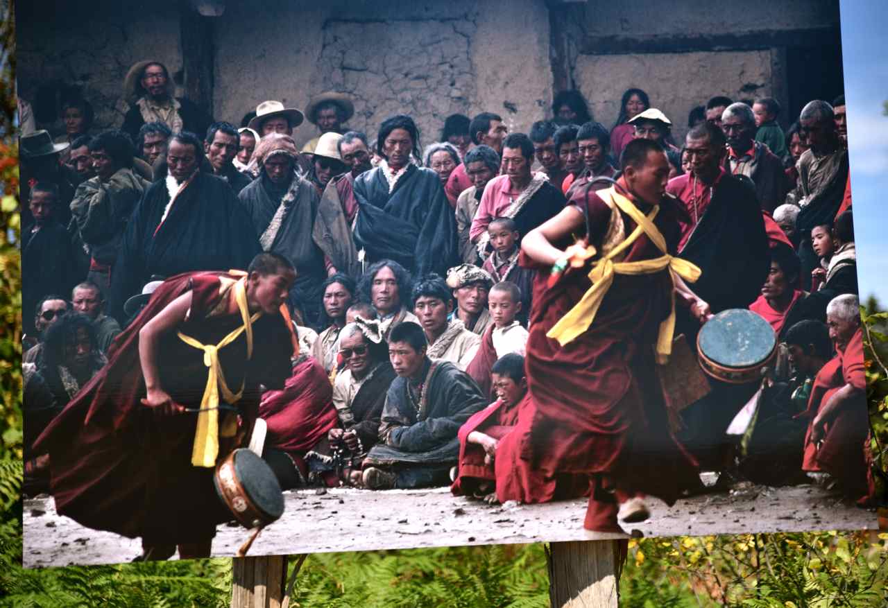 Festival annuel de danses sacrées au monastère de Schéchèn au Tibat oriental