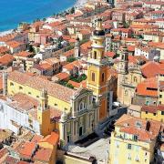 La basilique Saint Michel au centre historique de Menton