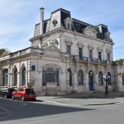 L'hôtel des postes a été conçu en 1911 par l'architecte Léon Lavoine