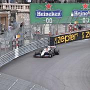 Classé 17ème ,Huas F1 team n°9, pilote Nikita Mazepin au virage bureau de tabac