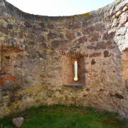 Intérieur d'un bastion percé de meurtières 