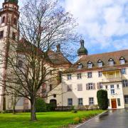 L'Abbaye bénédictine est fondée dans la moitié du VIIème siècle.