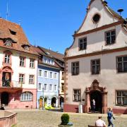 L'ancienne mairie a été bâtie  en 1527 sur des fondations de 1319