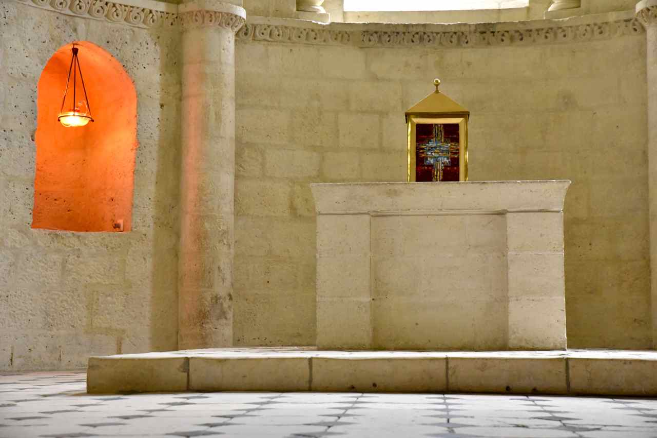 L'autel et le tabernacle contemporains