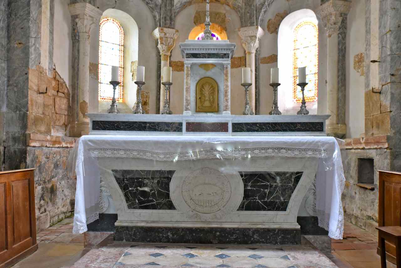 L'autel et le tabernacle du choeur