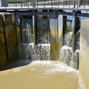 L'écluse du bassin Lapérouse donnant accès à la Charente