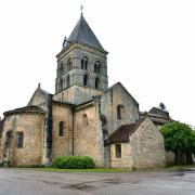 L'église priorale de St Pierre aux Liens date du tout début du XII° siècle