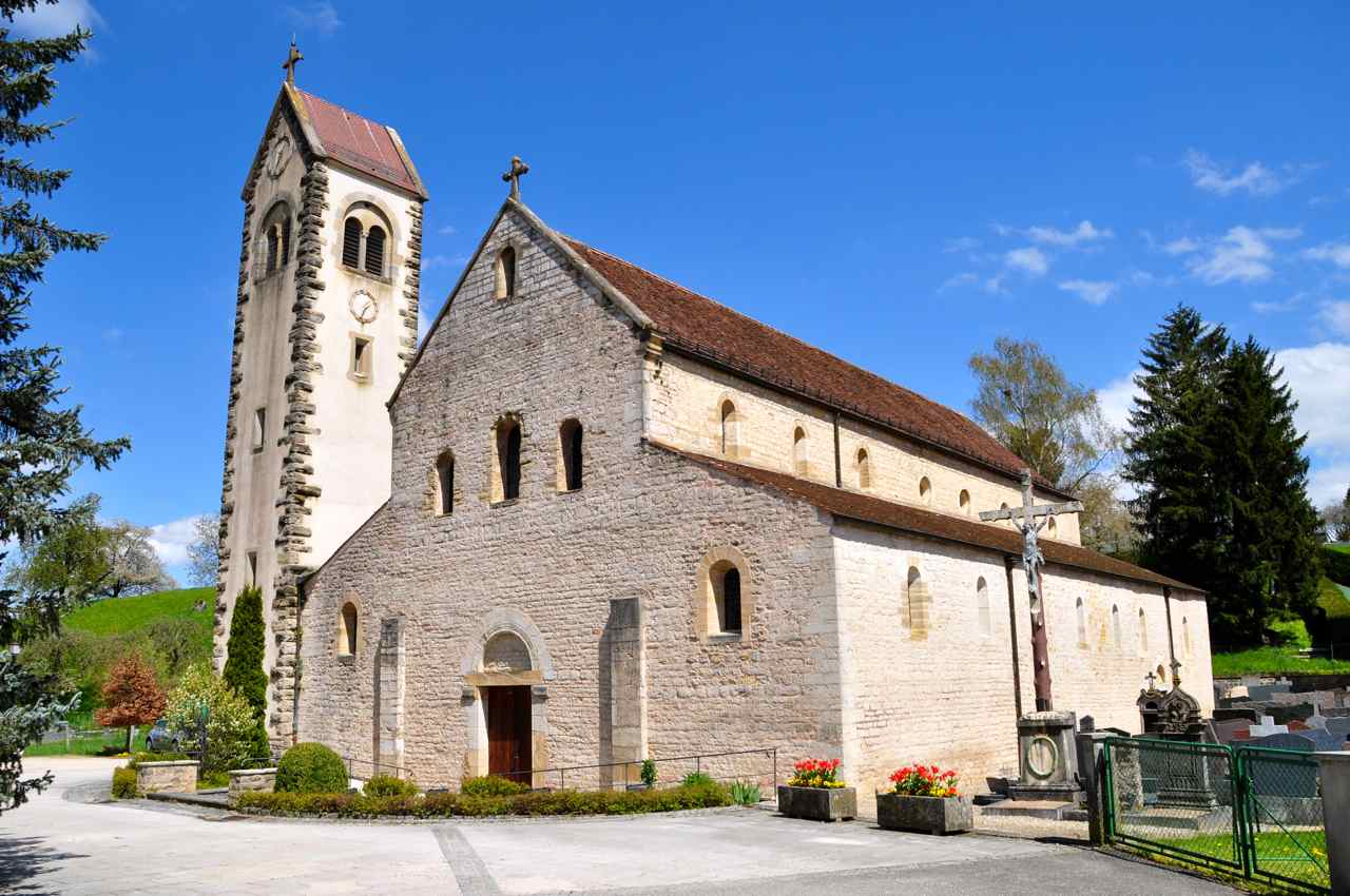 L'église romane St Jacques le Majeur date de la fin du XII° siècle