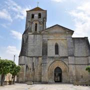 L'église saint Mathias de style roman-gothique a été bâtie du XII° au XIX°