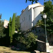 L'église St Nicolas bâtie au XII°s avec son abside en cul de four