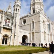 L'entrée de l'église et du cloître