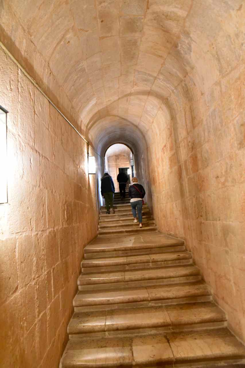 L'escalier d'accès à l'étage supérieur du cloître