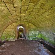 L'escalier d'accès au port vu depuis l'accès muré