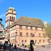 L'Hôtel de Ville, de style renaissance, date du XVI° siècle