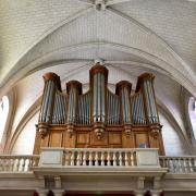 L'orgue de tribune construit en 1849 par Trouillet,