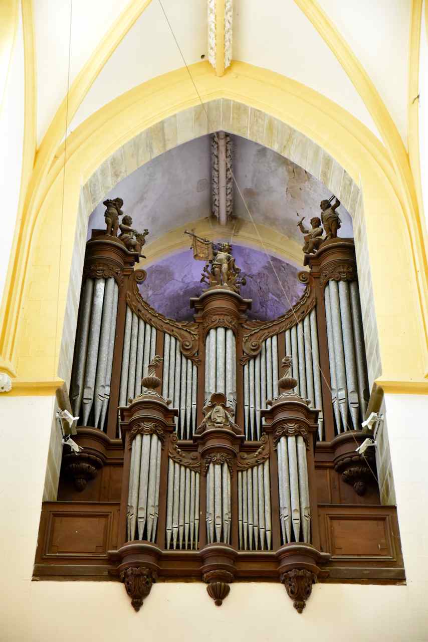 L'orgue est daté de 1783. Son facteur est François-Henri Clicquot