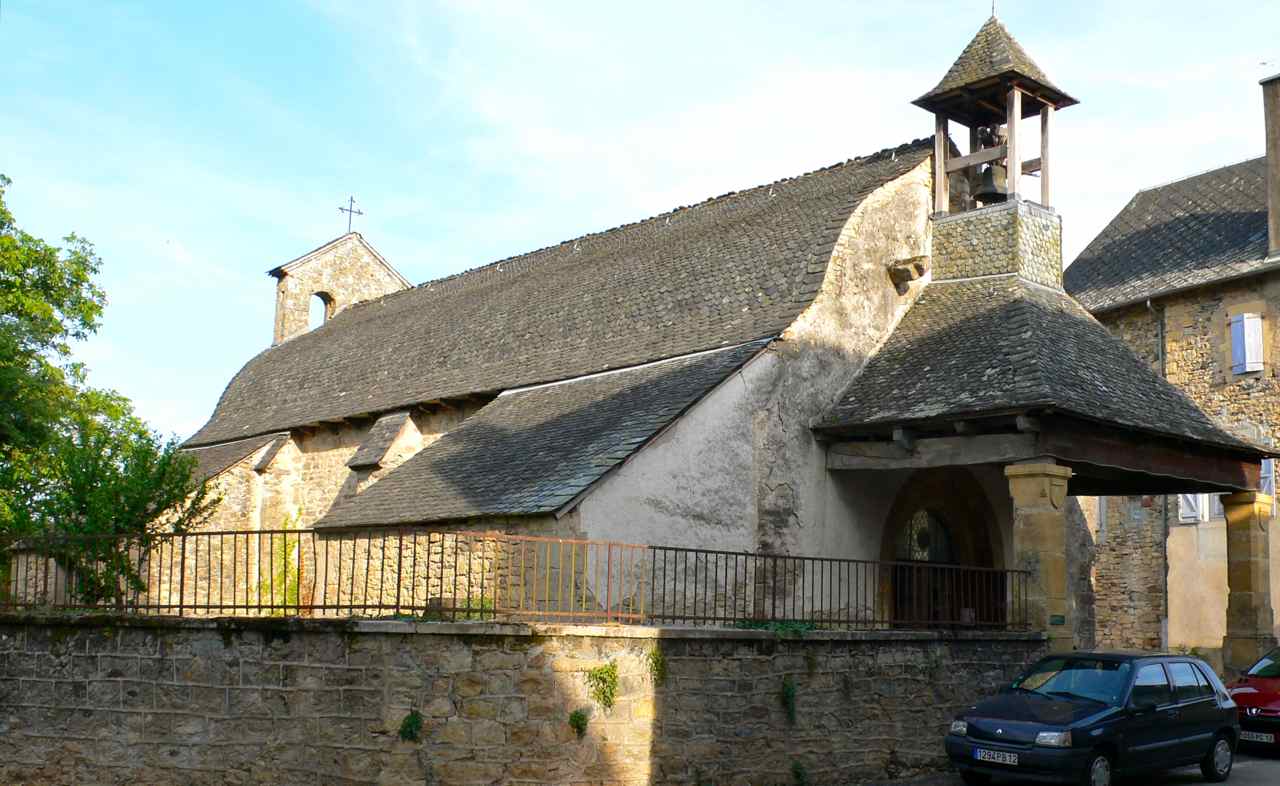 Saint Côme d'Olt. La chapelle des Pénitents blancs construite au XIIe siècle