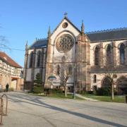 La chapelle Notre Dame est de style néo-gothique (1864-1867)...