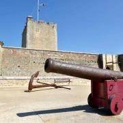 La citadelle déclassée en 1889 resta affectée à la Marine nationale...