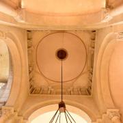 La coupole de la  croisée du transept et ses piliers romans