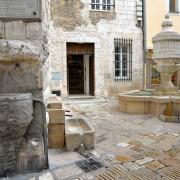 La fontaine de la place du Peyra fut réaménagée en1822