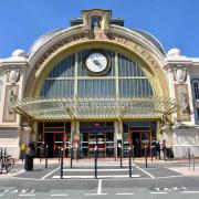 La gare actuelle, classée M.H. depuis 1984, date 1913, oeuvre de l'architecte P. Esqhié.