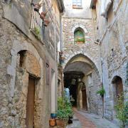 La maison sur la ruelle sert à consolider les bâtisses attenantes