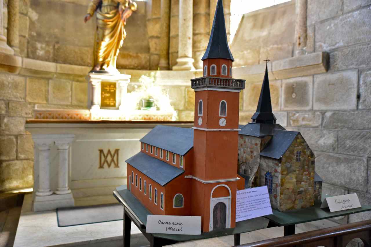 ...la maquette de l'église St Léonard de Dannemarie en Alsace