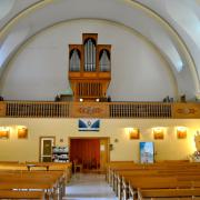 La nef, l'orgue et sa tribune vus depuis le choeur