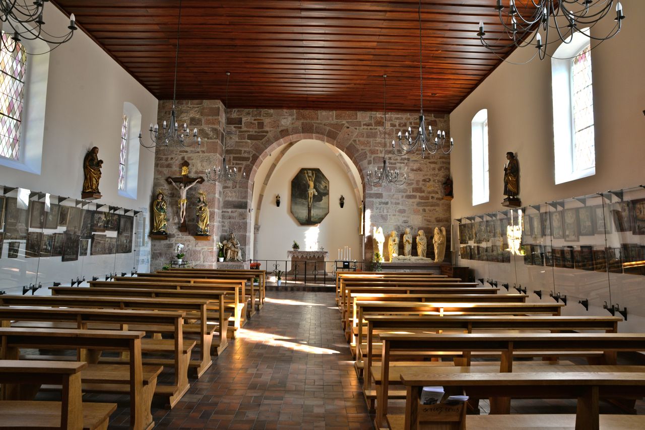 La nef vue depuis l'entrée de la chapelle