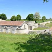 La poudrière St Luc, joyau architectural, a été  construite entre 1627 et 1628...