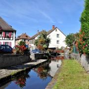 La rivière Krebsbach aménagée servait de lavoir jusqu'en 1970