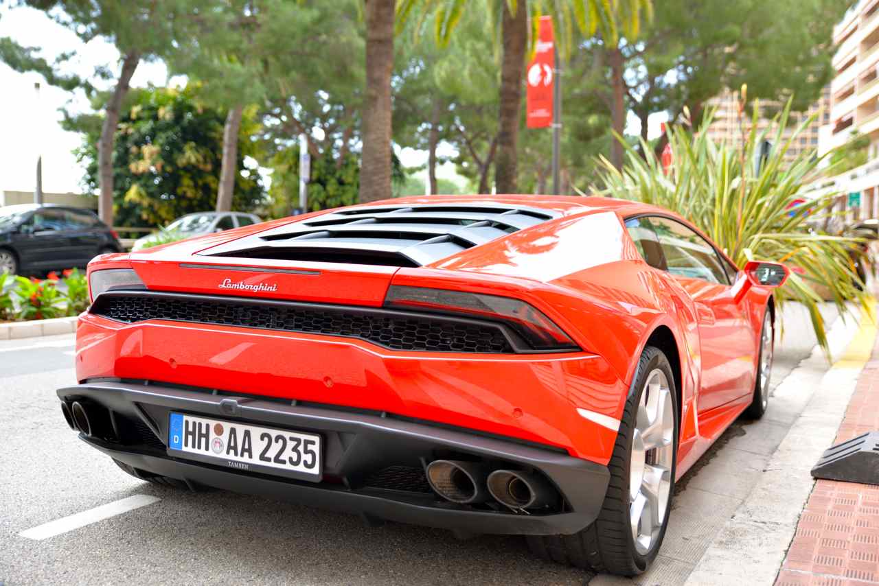 Lamborghini Uracan Moteur V10 610 cv Accélération de 0 à 100 km:h en 3,2 s