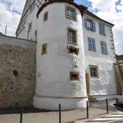 Le bastion de la Monnaie est  accolé  à l'Hôtel des Monnaies