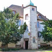 Le château des Ifs du XVI° siècle et sa belle tourelle d'escalier