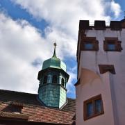 Le clocheton et la tour vus depuis l'intérieur de l'hôtel de ville